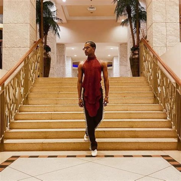 
Denola Grey Makes Headlines With Her Gender-bending Dress And Thong. 