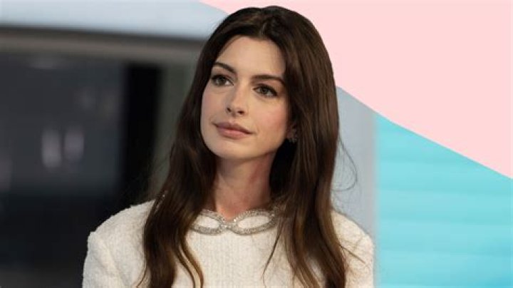 
Is Anne Hathaway Lesbian? Know More About Her Life! 