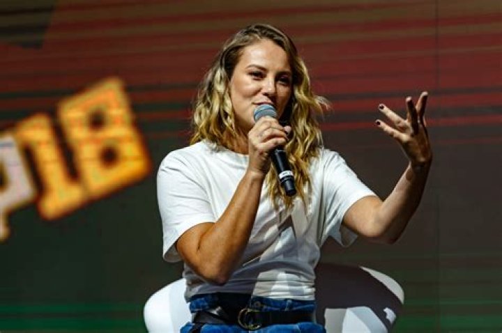 
Nathalie Oliveira Height, Weight, Net Worth, Age, Birthday, Wikipedia, Who, Nationality, Biography 